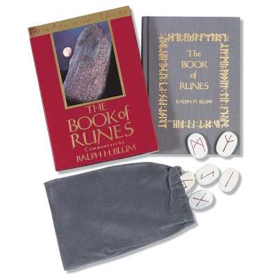 картинка Карты Таро "Book of Runes Set" ST.MARTINS / Набор "Книга рун" от магазина Gamesdealer.ru