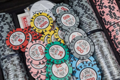картинка Набор для покера Black Crown на 500 фишек от магазина Gamesdealer.ru