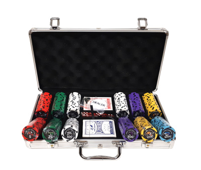 картинка Набор для покера Dream Team на 300 фишек от магазина Gamesdealer.ru