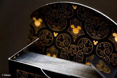 картинка Карты "Bicycle Disney Mickey Standard Index black/gold" от магазина Gamesdealer.ru