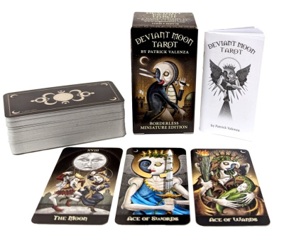 картинка Карты Таро "Deviant Moon Tarot Miniature Borderless" US Games / Девиантное Лунное Таро Миниатюрное от магазина Gamesdealer.ru