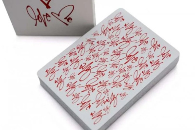 картинка Карты "Theory11 Love Me" от магазина Gamesdealer.ru