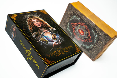 картинка Карты Таро The Elemental Wisdom Tarot LARGE version 14cm, Taroteca  / Таро Мудрость Стихий,  14 см,  от магазина Gamesdealer.ru