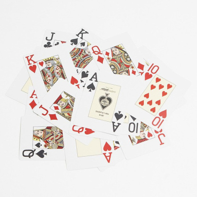 картинка Карты "Fournier 2818" 100% пластик, желтая рубашка от магазина Gamesdealer.ru
