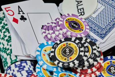 картинка Набор для покера Crown на 500 фишек от магазина Gamesdealer.ru